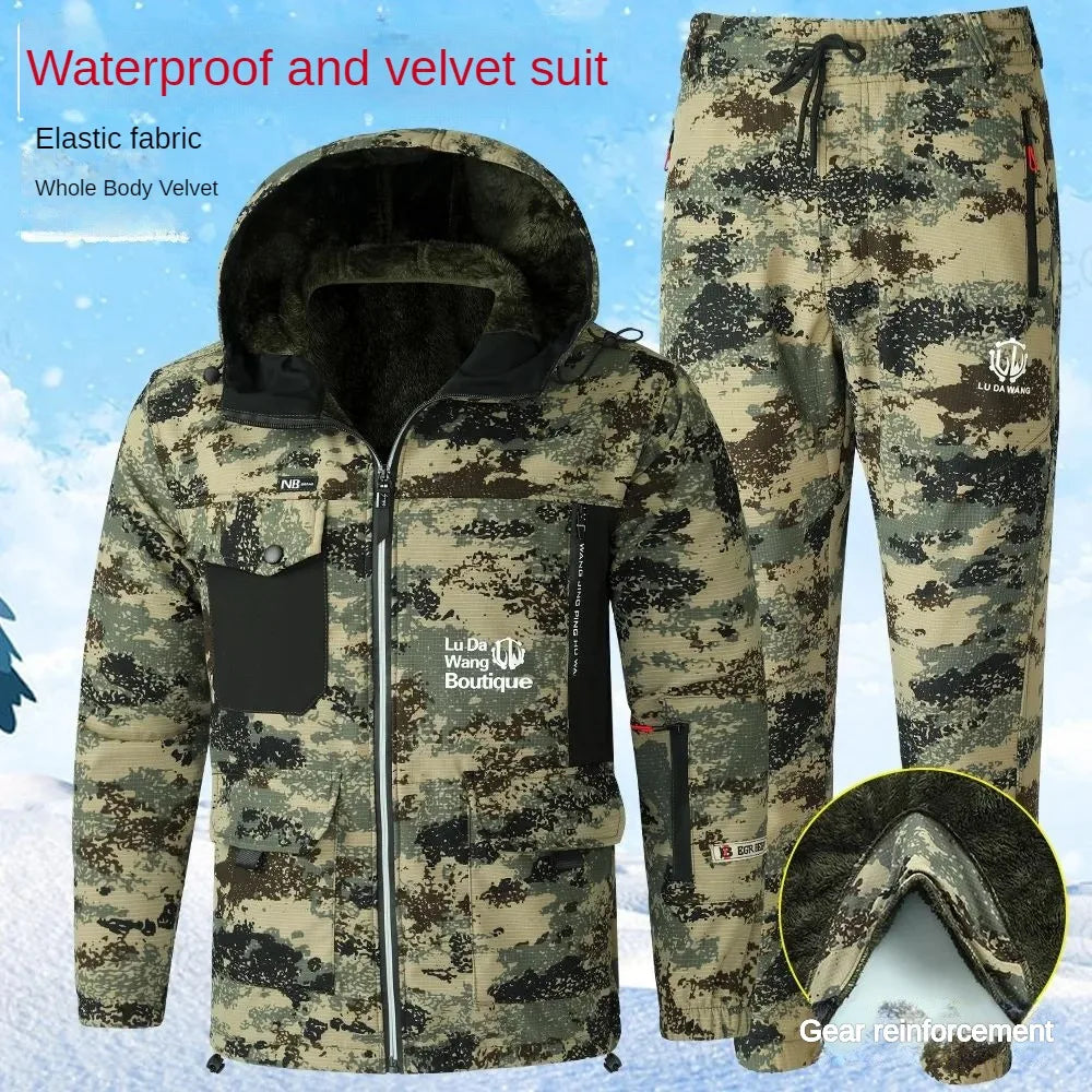 Autumn And Winter Men's Plush Camouflage Waterproof And Windproof Outdoor Warm And Protective Mountain Climbing Clothing Set
